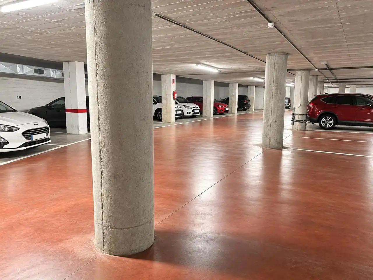 Parking for sale in calle de Valldargent 52