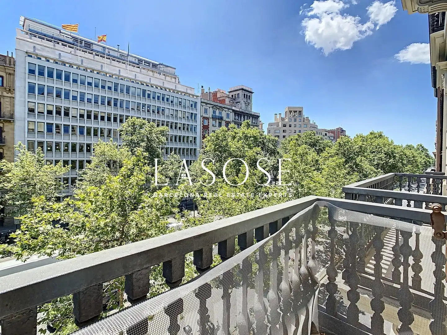 Vista exterior de Apartament de lloguer en Barcelona amb Aire condicionat, Parquet i Balcó