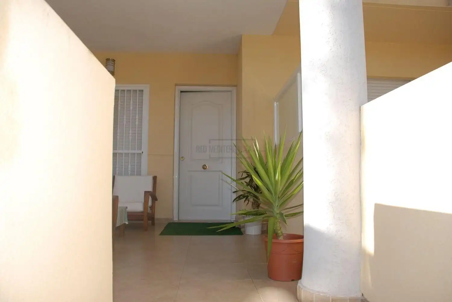 Einfamilien-Reihenhaus zum Verkauf in Gandia mit Klimaanlage, Terrasse und Abstellraum