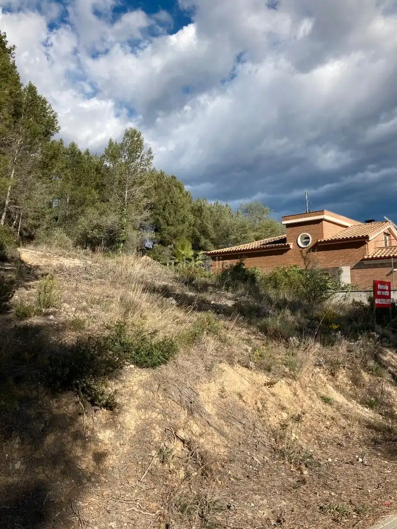 Terreno residencial en venta en Carrer Narcís Monturiol 11, imagen 2