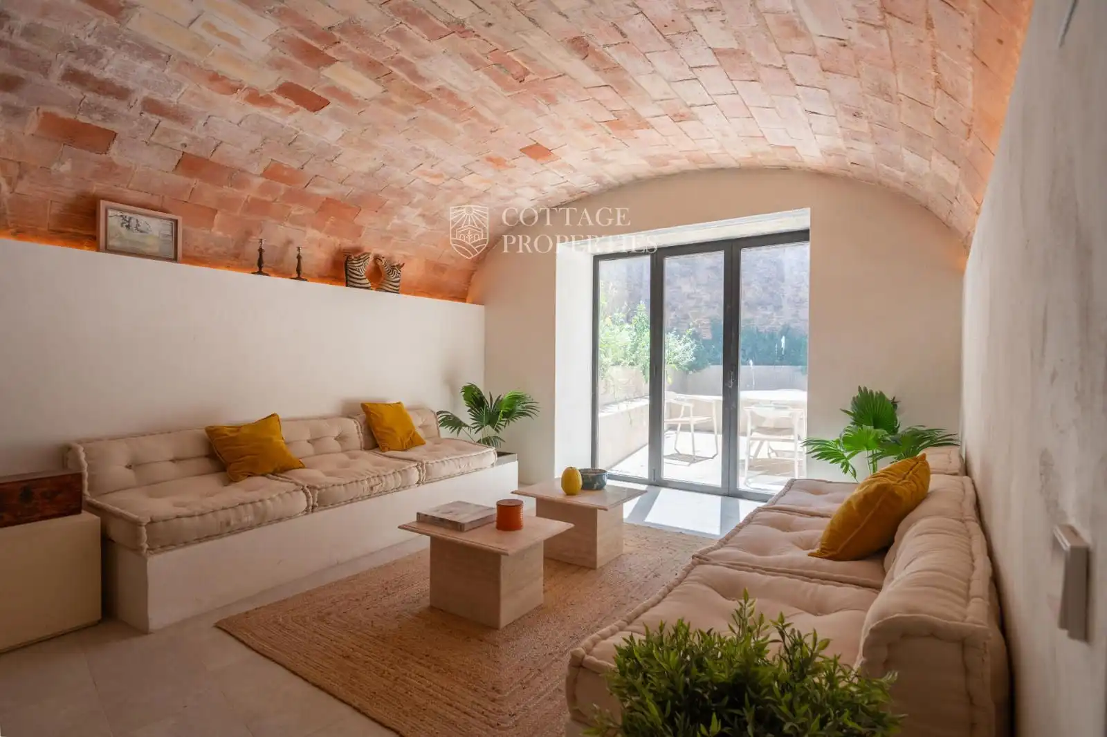 Sala de estar de Finca rústica en venta en Gualta con Aire acondicionado, Calefacción y Terraza