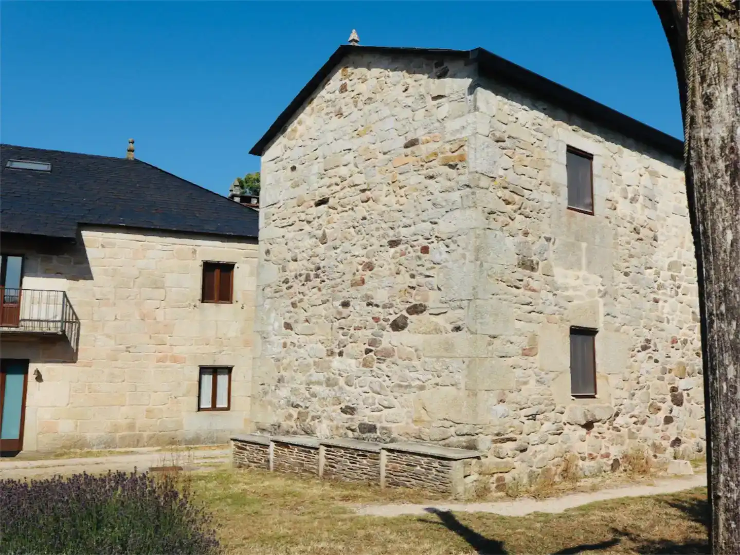 Vista exterior de Pis en venda en Friol amb Jardí privat i Traster