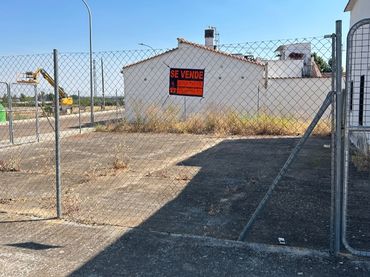 Local comercial en venda a Calle Calzada 1