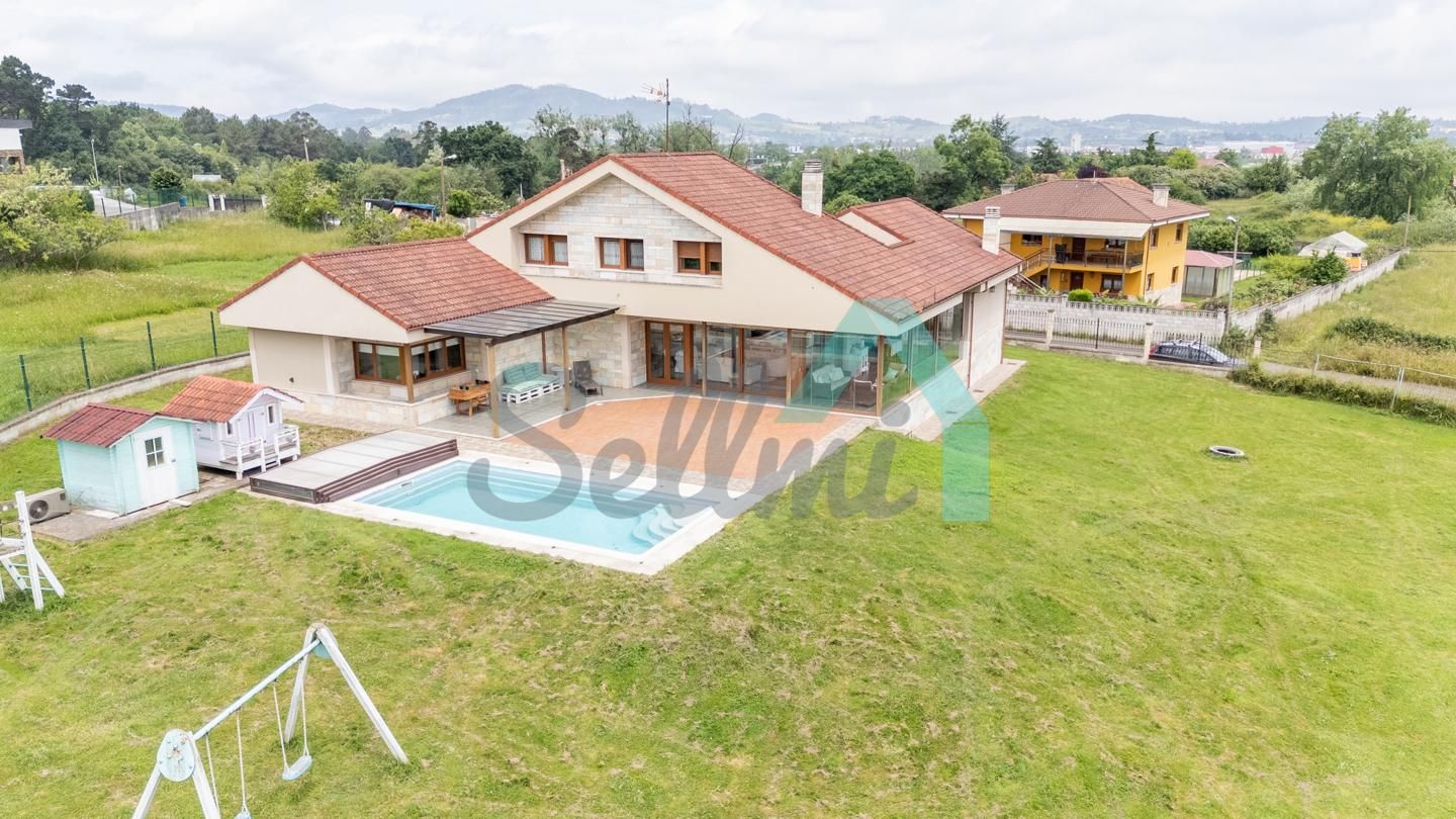 Vista exterior de Casa o xalet en venda en Siero amb Calefacció, Jardí privat i Parquet