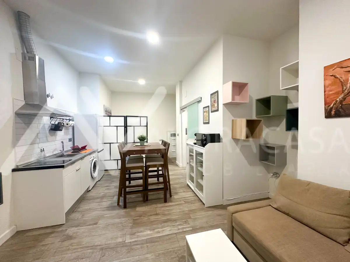 Sala d'estar de Estudi en venda en Málaga amb Moblat