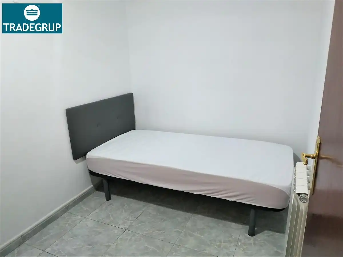 Habitación de Piso en venta en Igualada con Calefacción, Terraza y Amueblado