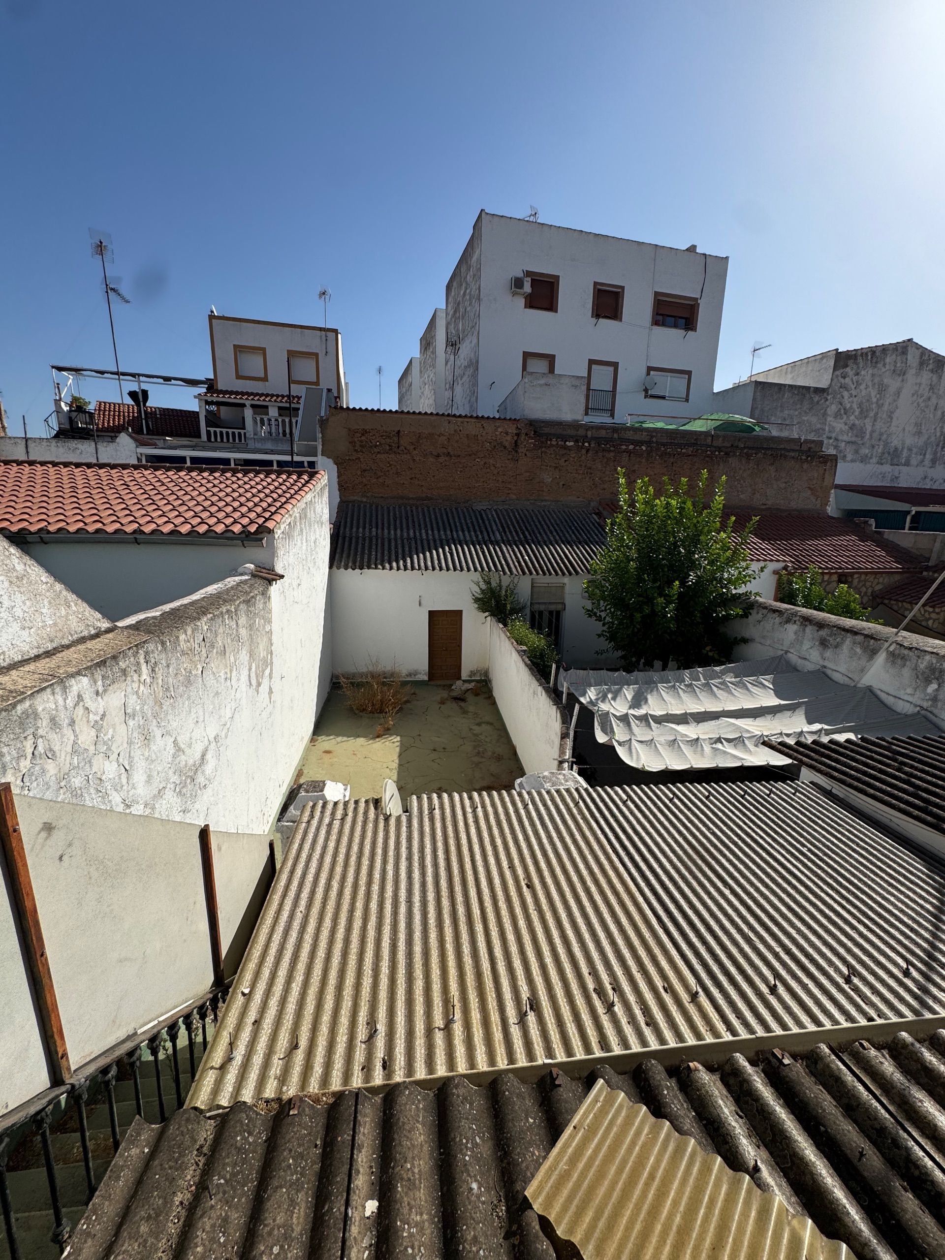 Vista exterior de Casa o xalet en venda en Mérida amb Aire condicionat i Jardí privat