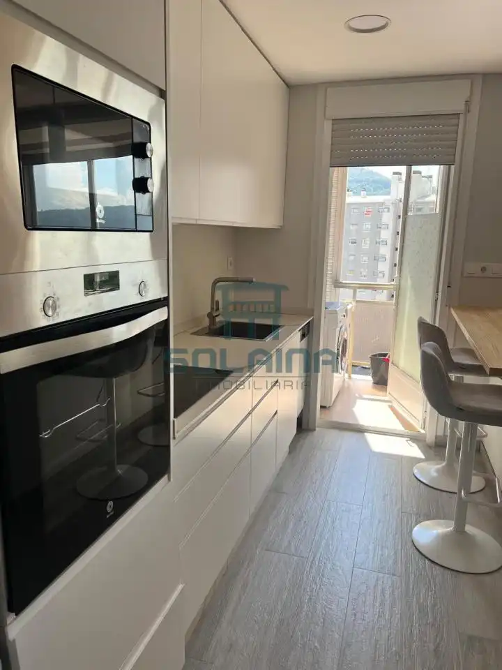 Cuina de Apartament en venda en Ourense Capital  amb Calefacció, Traster i Balcó