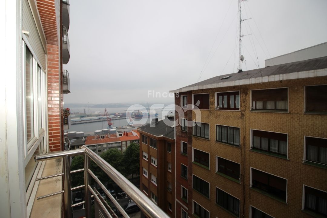 Bedroom of Flat for sale in Santurtzi   with Heating and Terrace