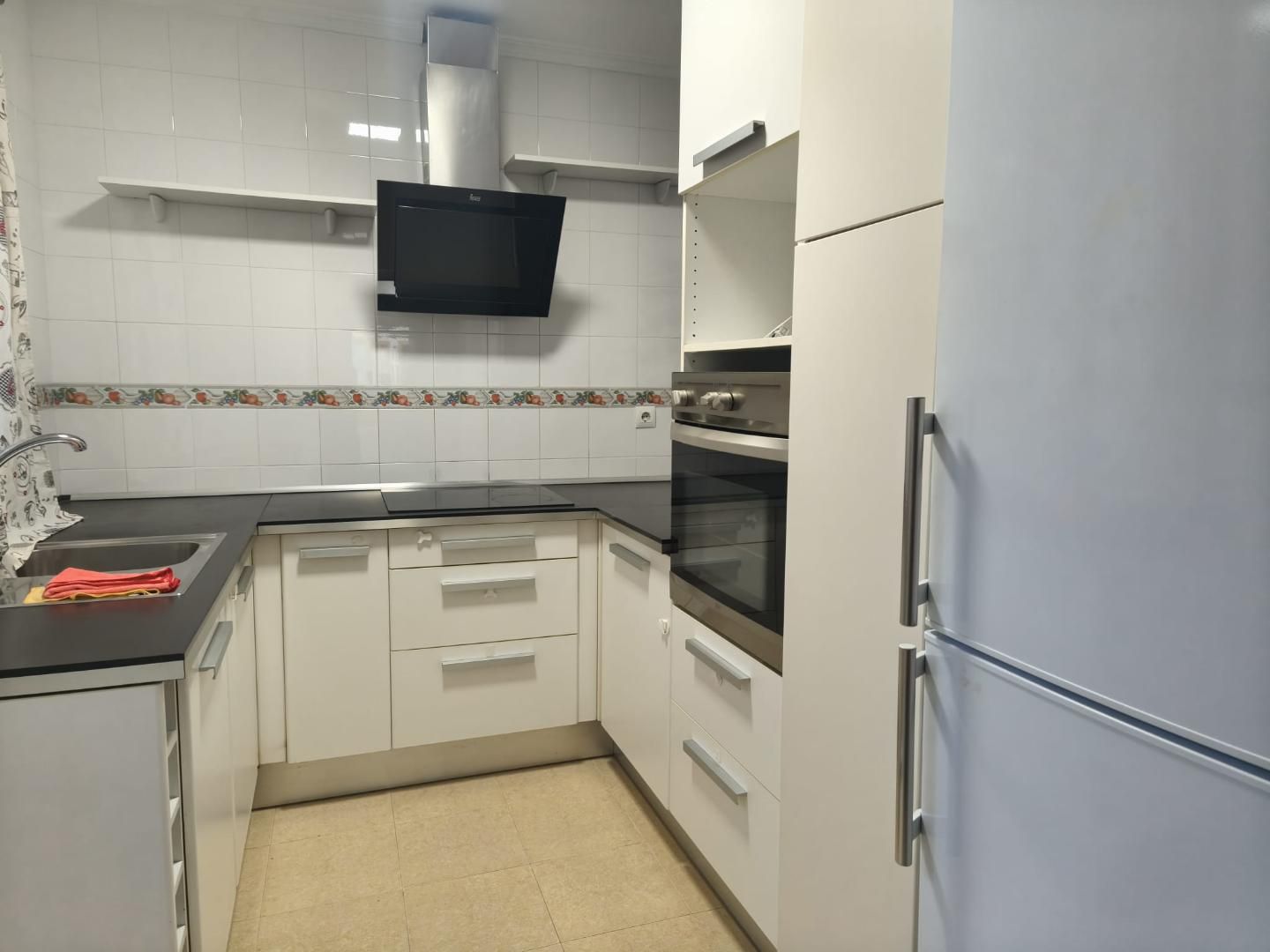 Kitchen of Single-family semi-detached to rent in Mairena del Alcor