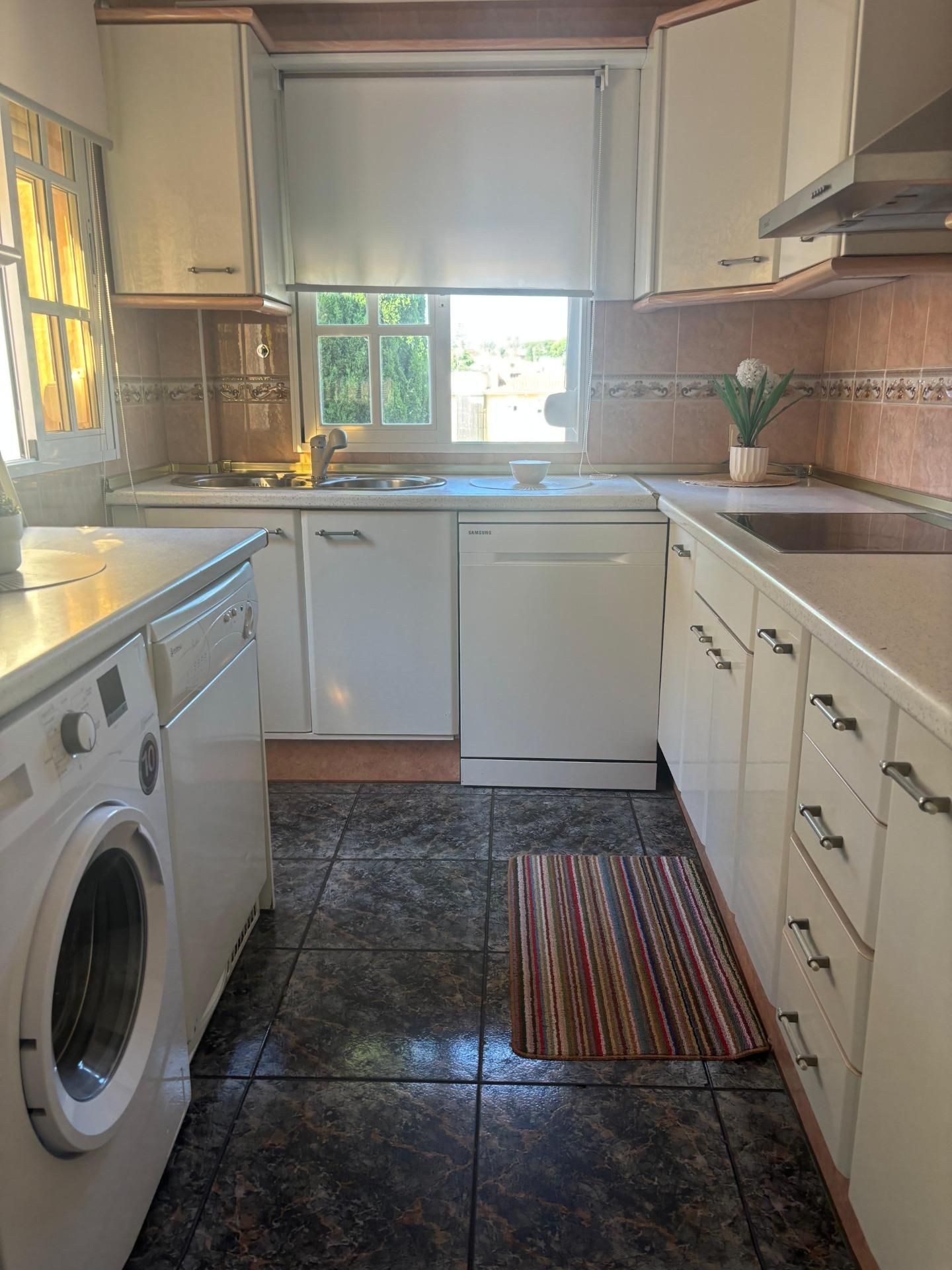 Kitchen of Flat for sale in Torremolinos