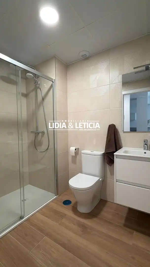 Bathroom of Flat for rent in Alcalá de Guadaira  with Air Conditioner, Terrace and Furnished