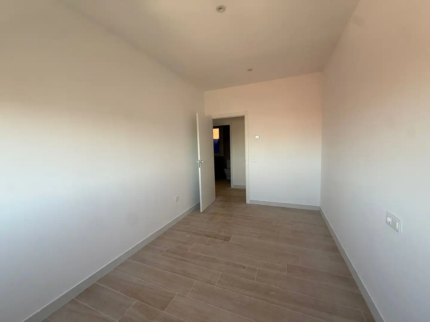 Habitación de Ático en venta en Tomelloso con Calefacción, Terraza y Balcón