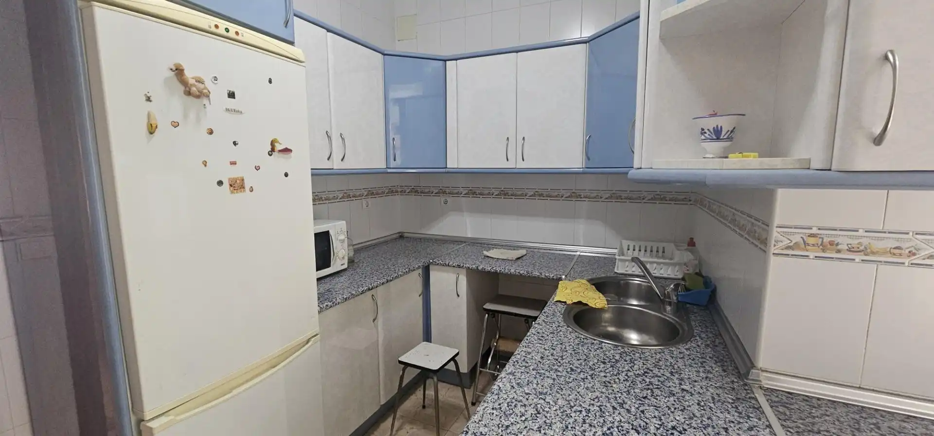 Cuina de Pis de lloguer en Granada amb Balcó