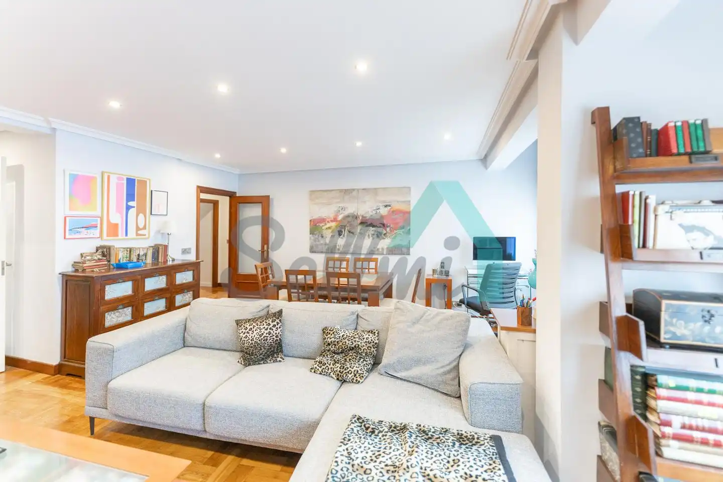 Sala de estar de Piso de alquiler en Gijón  con Calefacción, Parquet y Amueblado
