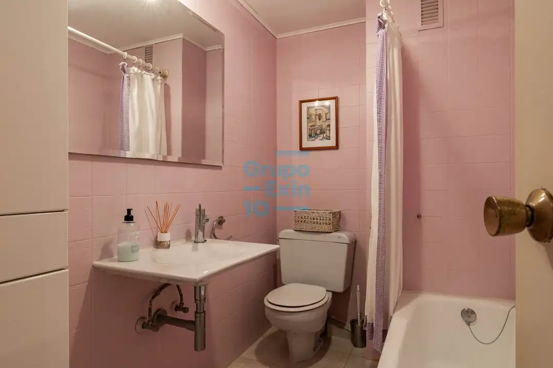 Bathroom of Flat for sale in Donostia - San Sebastián   with Heating and Storage room