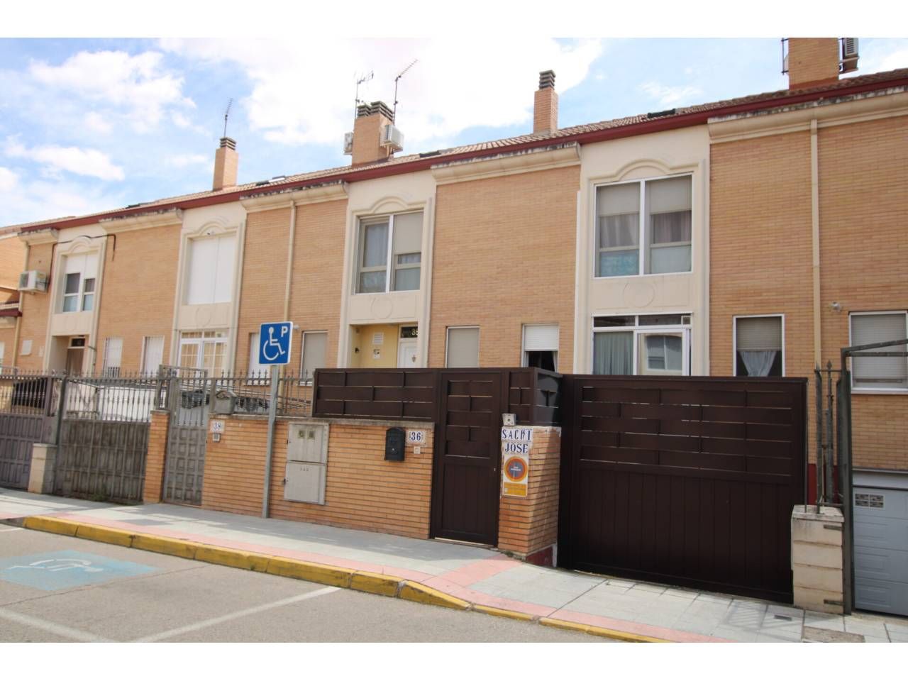 Exterior view of Single-family semi-detached for sale in Azuqueca de Henares  with Heating