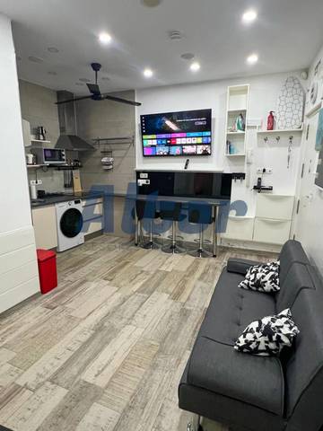 Piso en Alquiler en DE FRAY CAFERINO GONZALEZ en Embajadores - Lavapiés