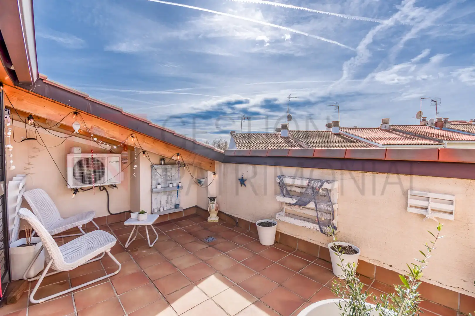 Terrasse von Einfamilien-Reihenhaus zum Verkauf in El Masnou mit Klimaanlage, Heizung und Terrasse