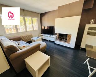 Living room of Single-family semi-detached for sale in Santa Perpètua de Mogoda  with Air Conditioner, Heating and Private garden
