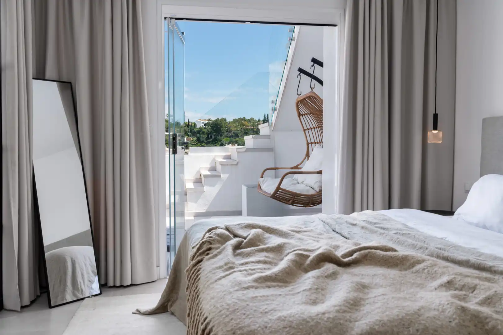Habitación de Ático en venta en Benahavís con Aire acondicionado, Terraza y Piscina