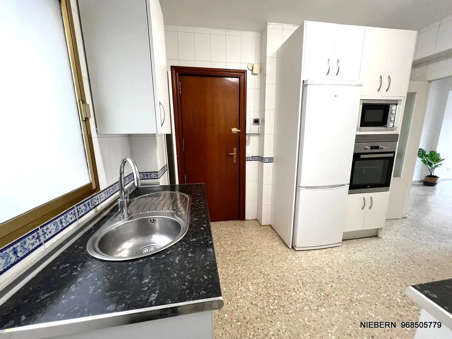 Flat for rent in Paseo Alfonso XIII, 46, Casco Antiguo