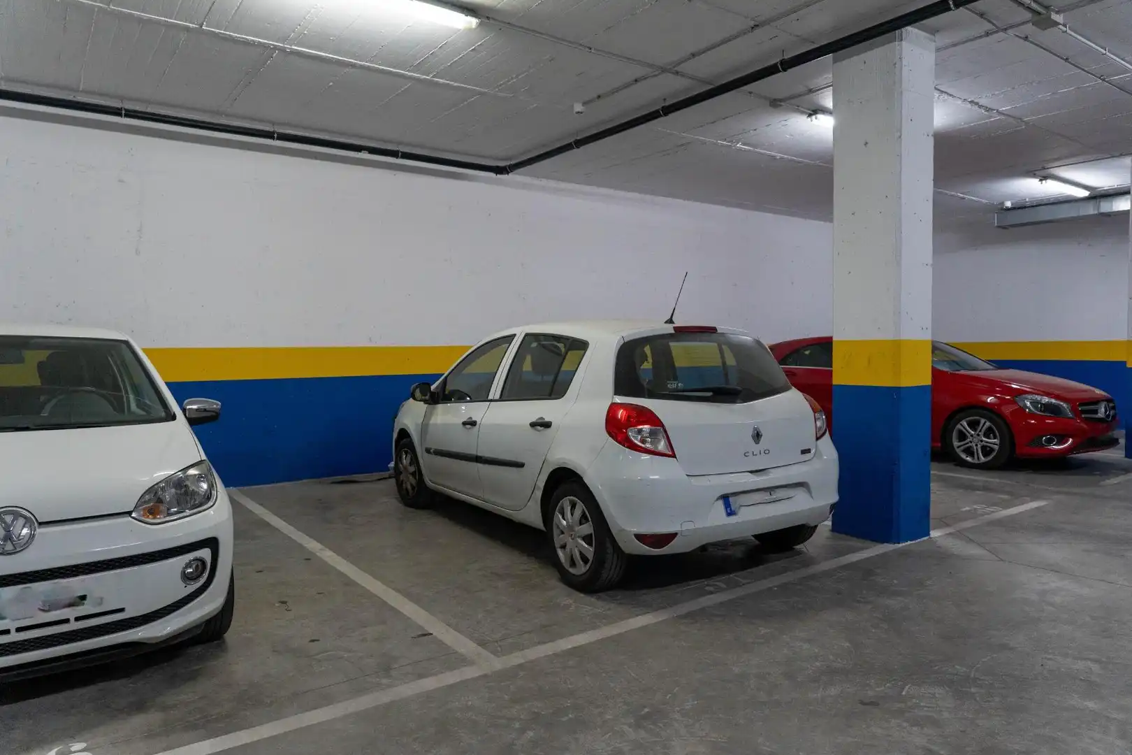 Parking de Piso en venta en Tomares con Aire acondicionado, Calefacción y Jardín privado