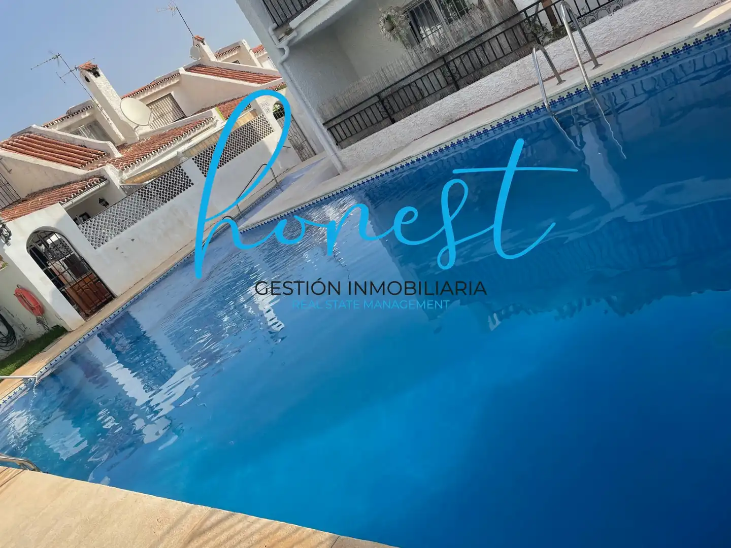 Swimming pool of Detached homes for sale in Torremolinos  with Air Conditioner, Terrace and Furnished