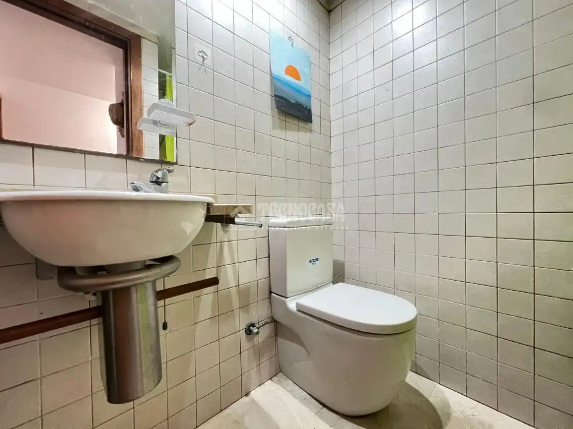 Baño de Piso en venta en Barcelona con Aire acondicionado y Balcón