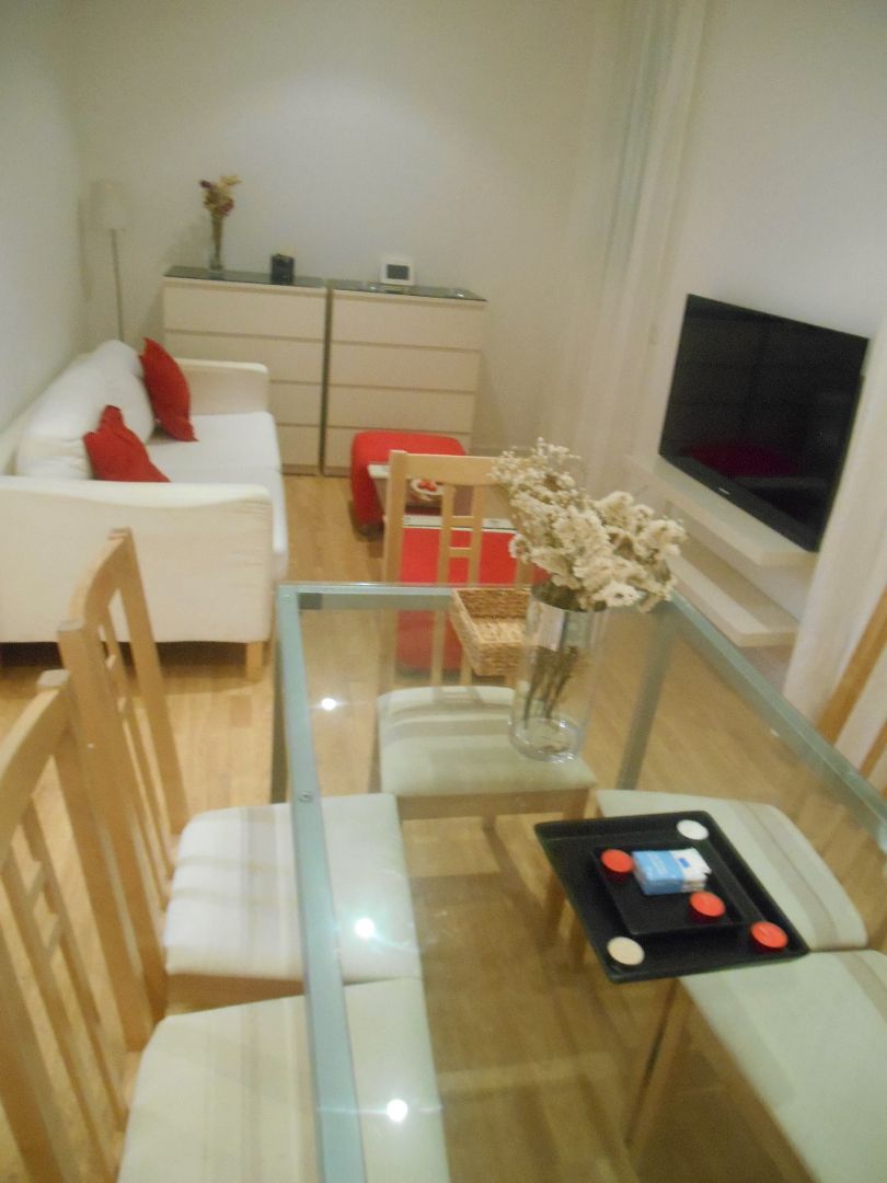 Living room of Flat to rent in  Madrid Capital  with Air Conditioner, Heating and Furnished