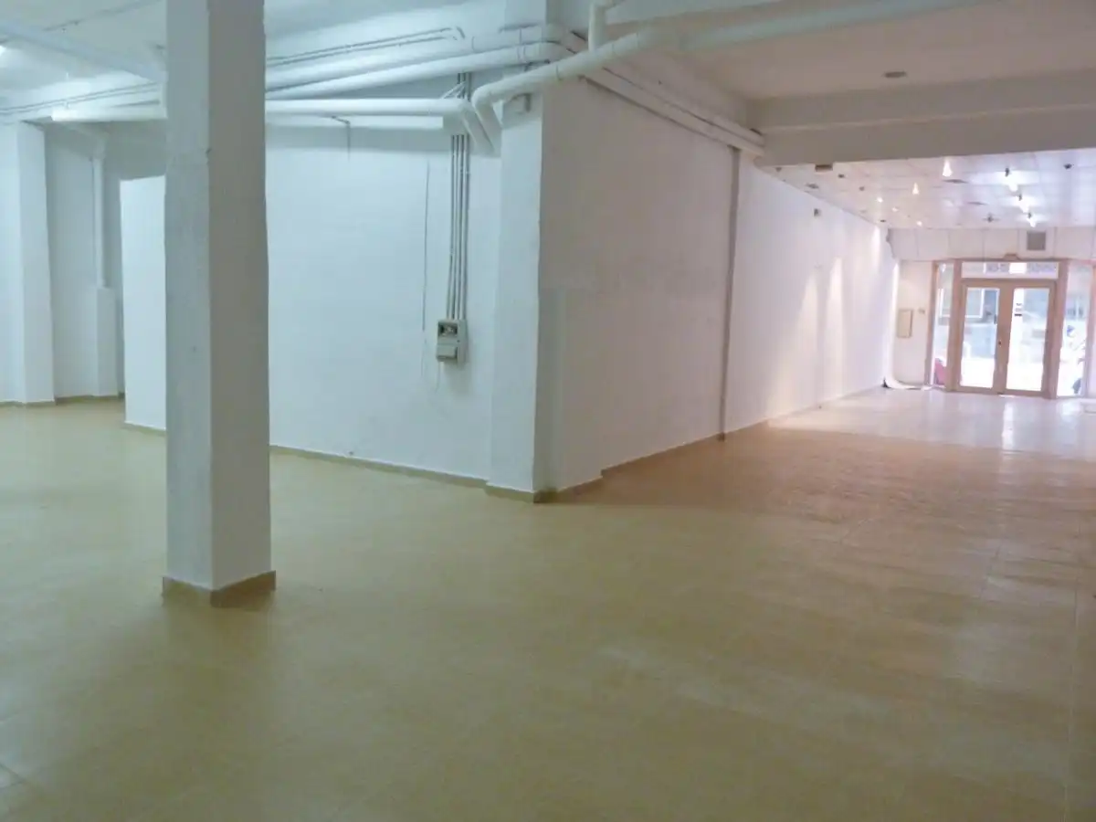 Local comercial en venta en Calle San Martín de Porres 9