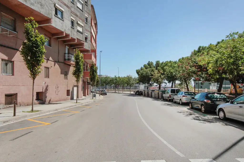 Vista exterior de Piso en venta en La Florida - Les Planes