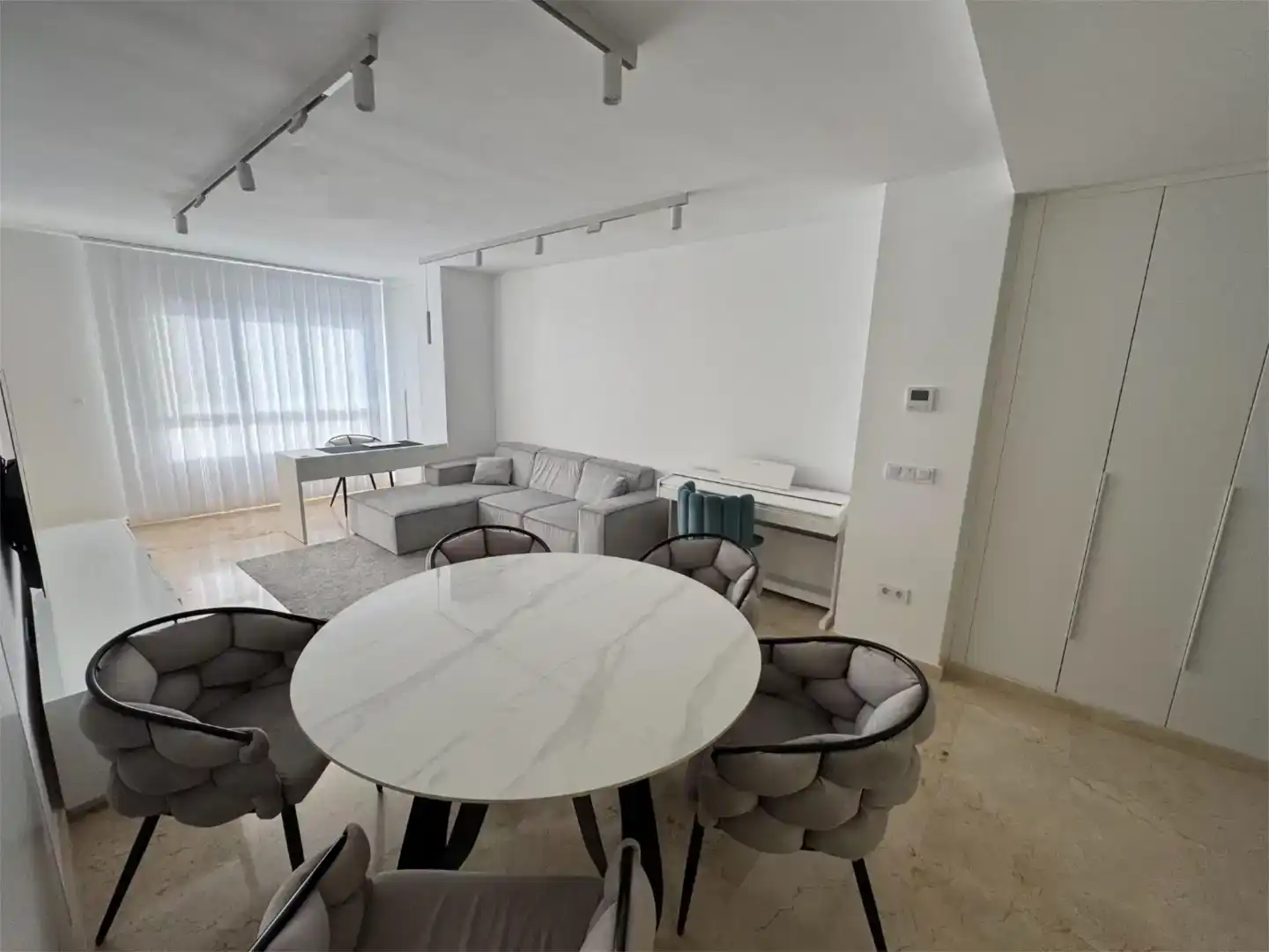 Living room of Flat for sale in Paterna  with Air Conditioner, Swimming Pool and Balcony