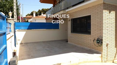 Foto 4 de Casa adosada en venda a De Finlàndia, Segur de Calafell, Calafell