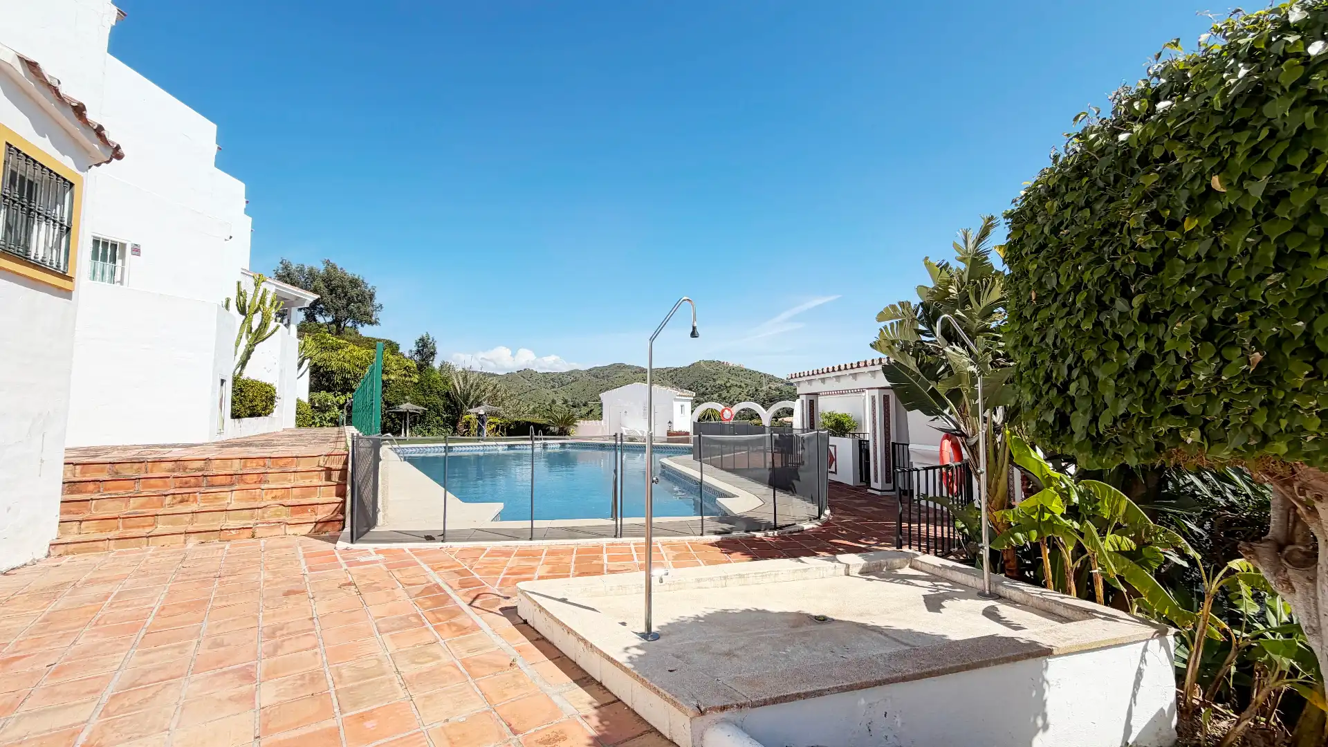 Piscina de Casa adosada en venda en Marbella amb Aire condicionat, Terrassa i Balcó