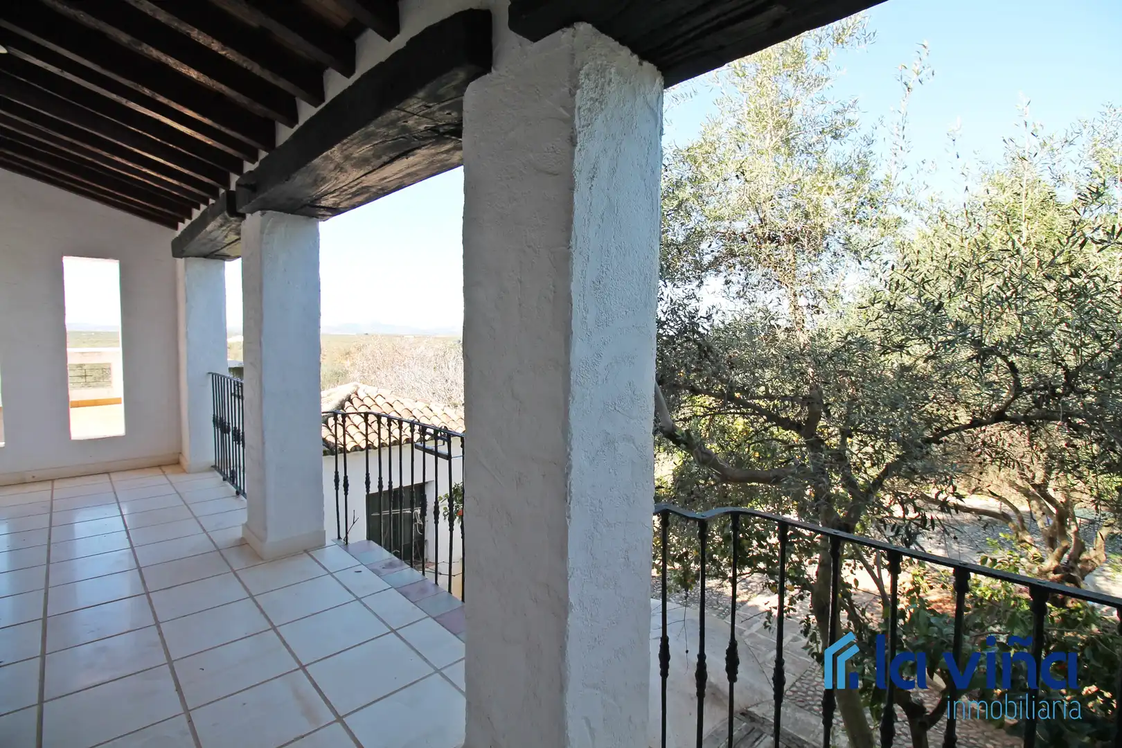Terraza de Finca rústica en venta en Martín de la Jara con Aire acondicionado, Jardín privado y Trastero