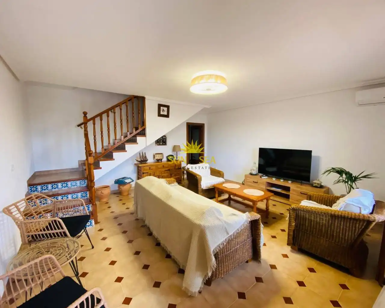 Sala d'estar de Casa o xalet de lloguer en Torrevieja amb Aire condicionat, Calefacció i Forn
