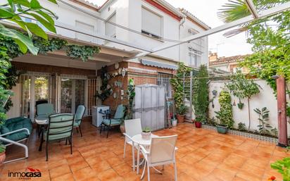 Jardí de Casa adosada en venda en  Granada Capital amb Aire condicionat i Terrassa