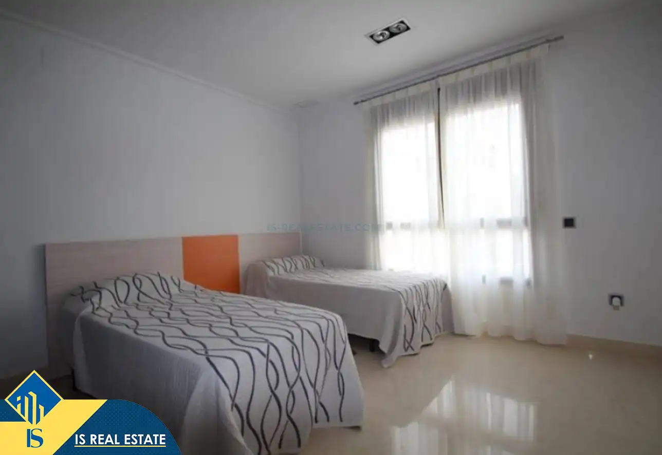 Habitación de Casa o chalet de alquiler en Orihuela con Aire acondicionado, Calefacción y Jardín privado