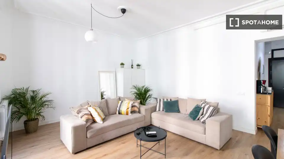 Living room of Flat for rent in Madrid  with Air Conditioner, Heating and Furnished
