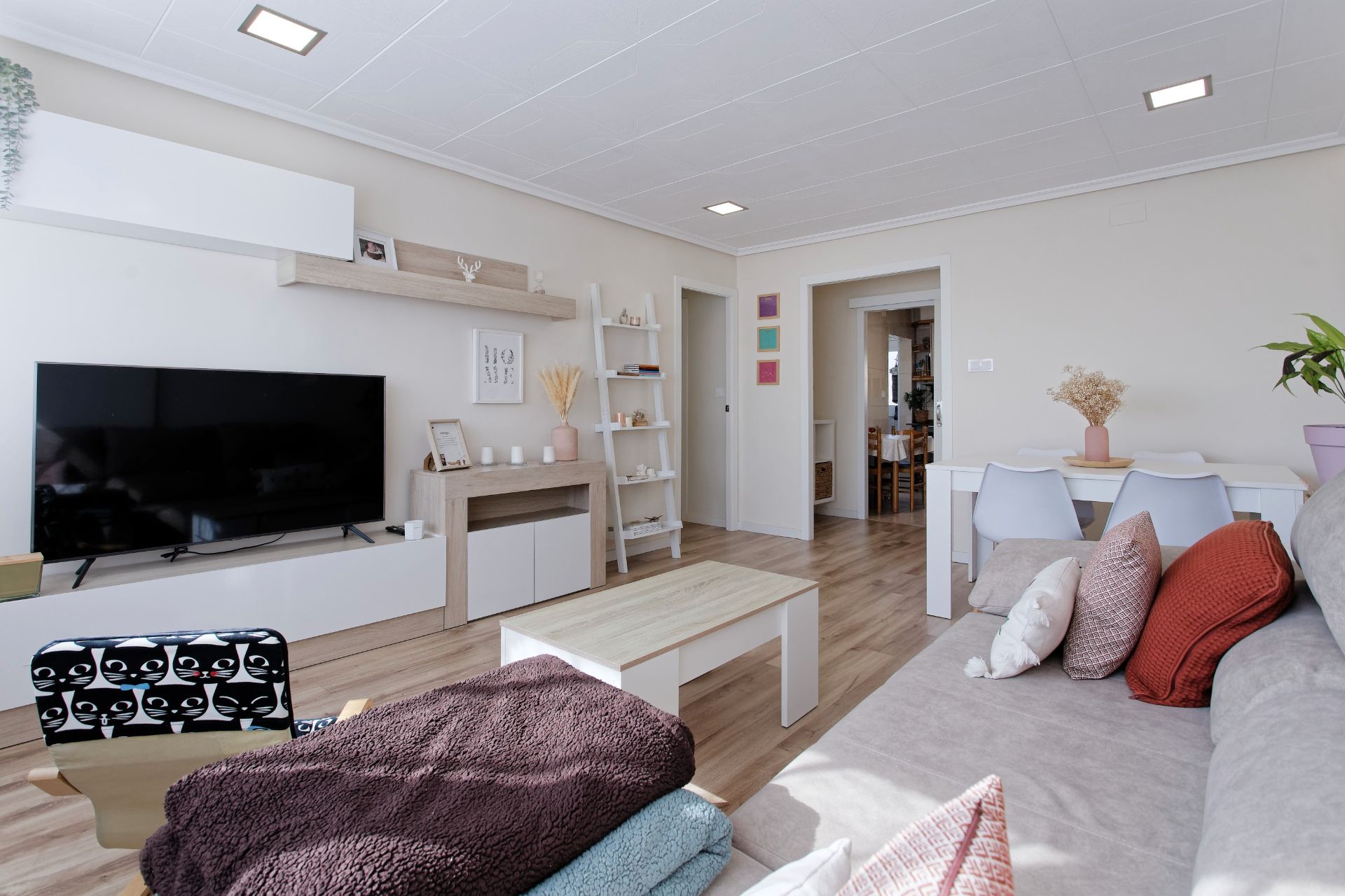 Living room of Flat for sale in Sant Boi de Llobregat  with Air Conditioner, Heating and Furnished