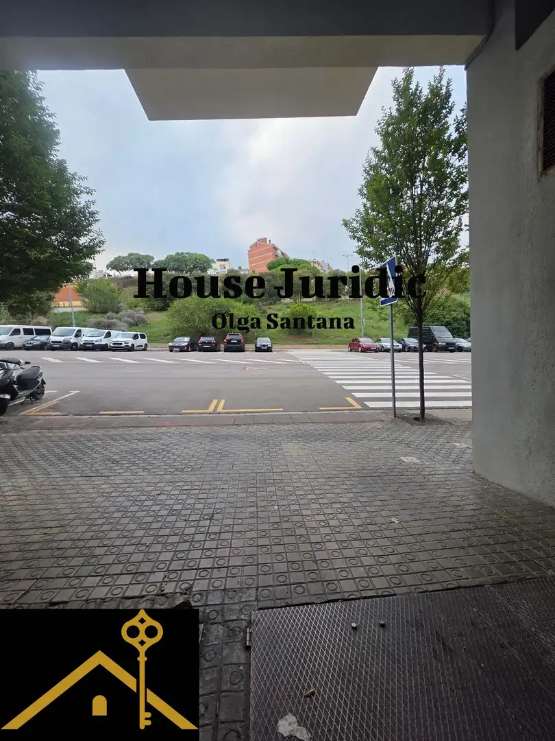 Außenansicht von Garage zum Verkauf in Mataró