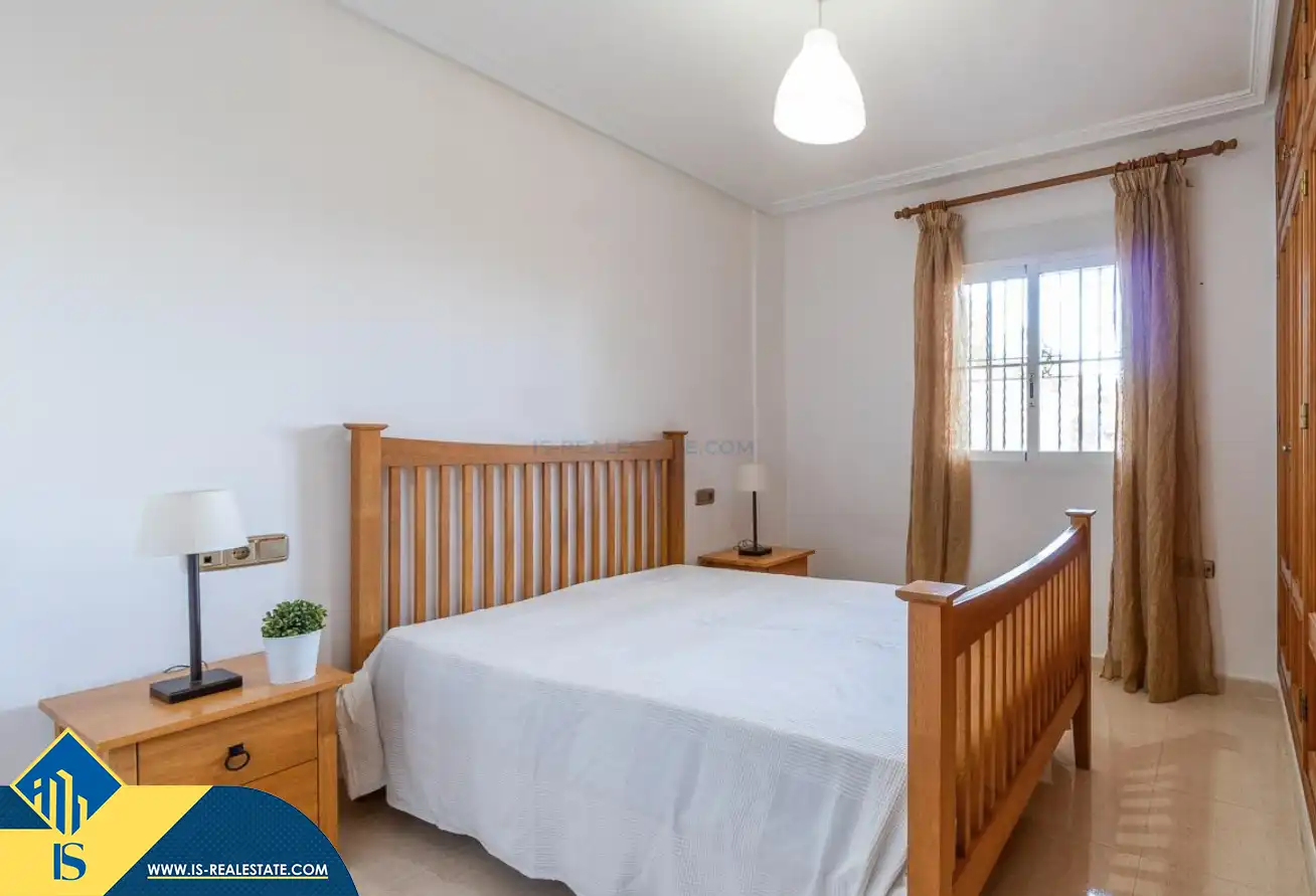 Habitación de Apartamento en venta en Orihuela con Aire acondicionado, Calefacción y Jardín privado