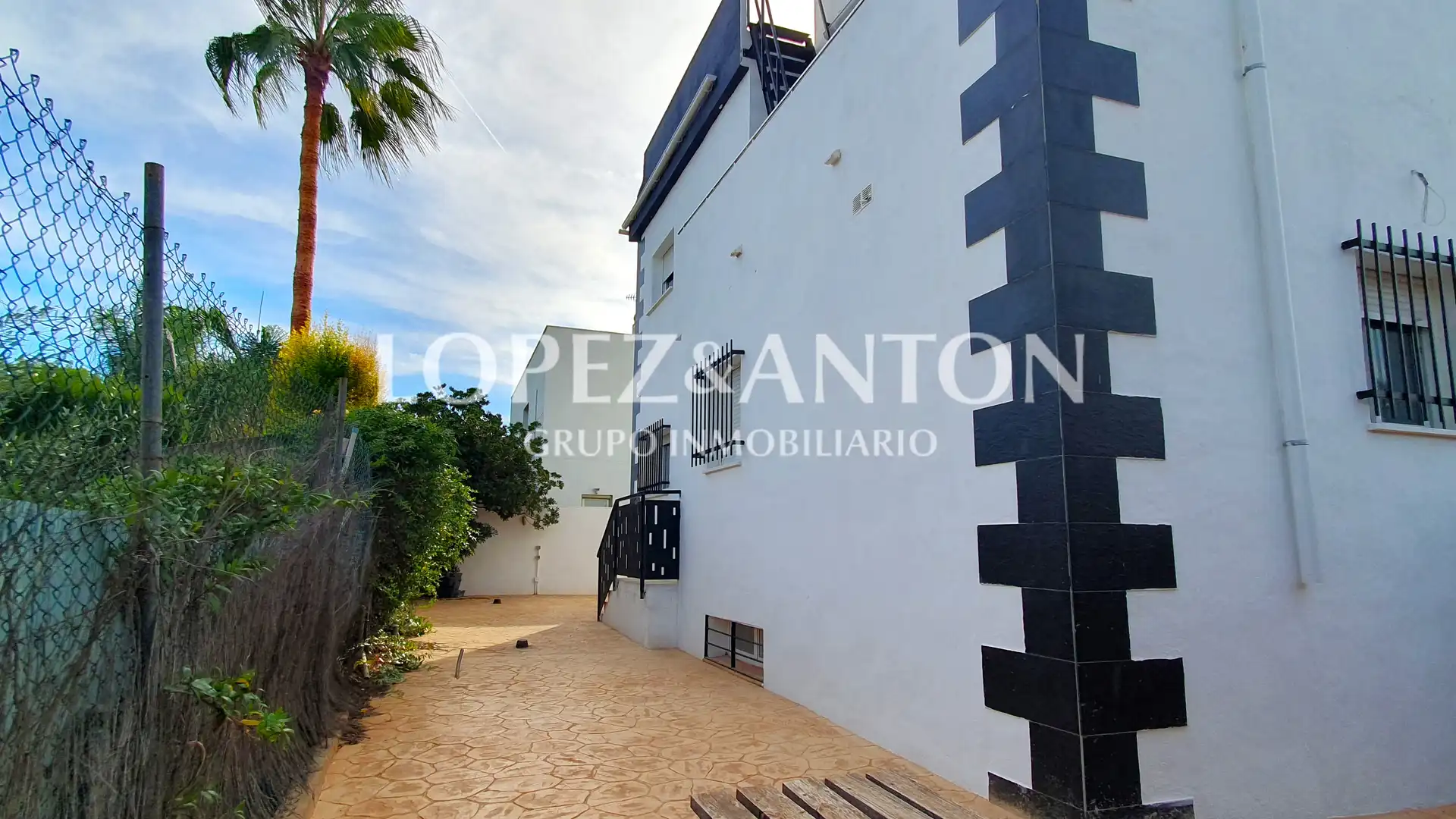 Exterior view of Houses for sale in L'Eliana  with Air Conditioner, Heating and Private garden