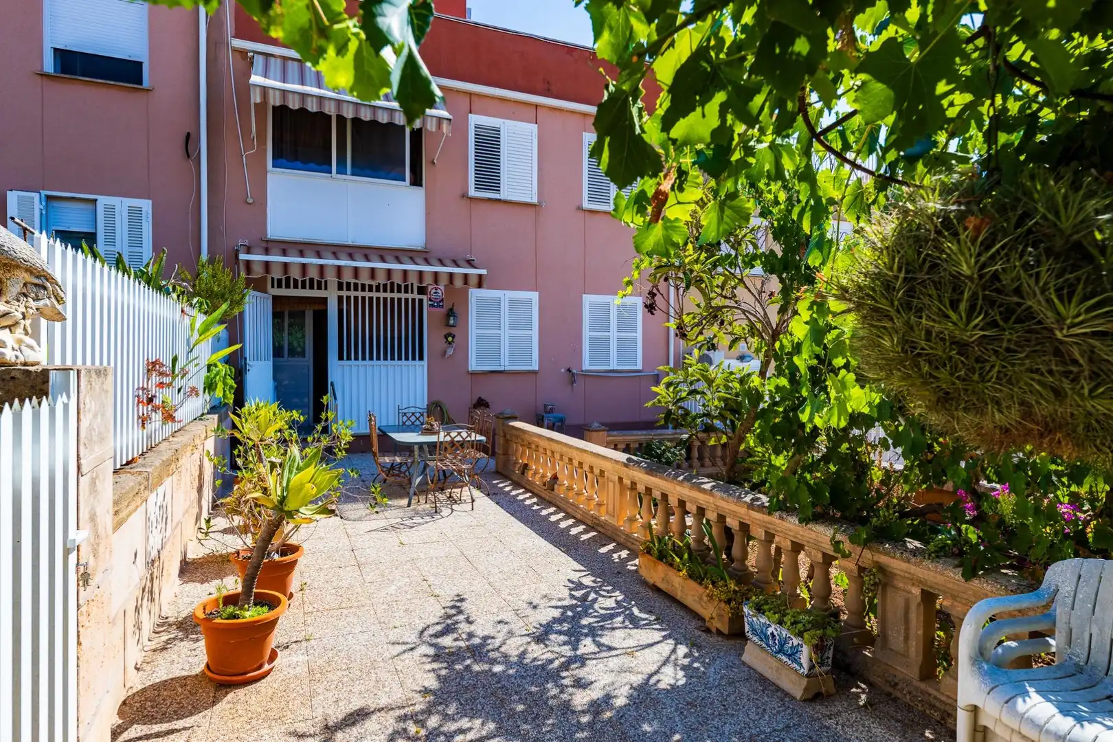 Vista exterior de Planta baja en venta en  Palma de Mallorca con Jardín privado, Terraza y Piscina comunitaria