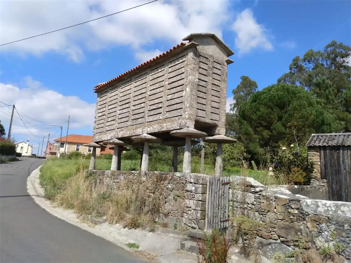 Vista exterior de Terreny en venda en Zas
