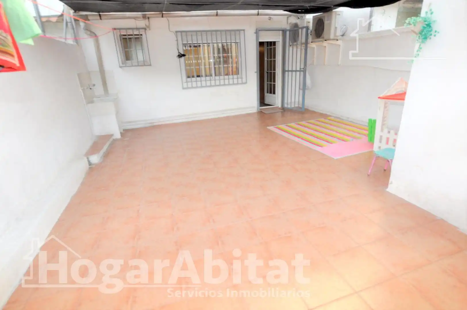Flat with terrace for sale in Calle Maestro Giner