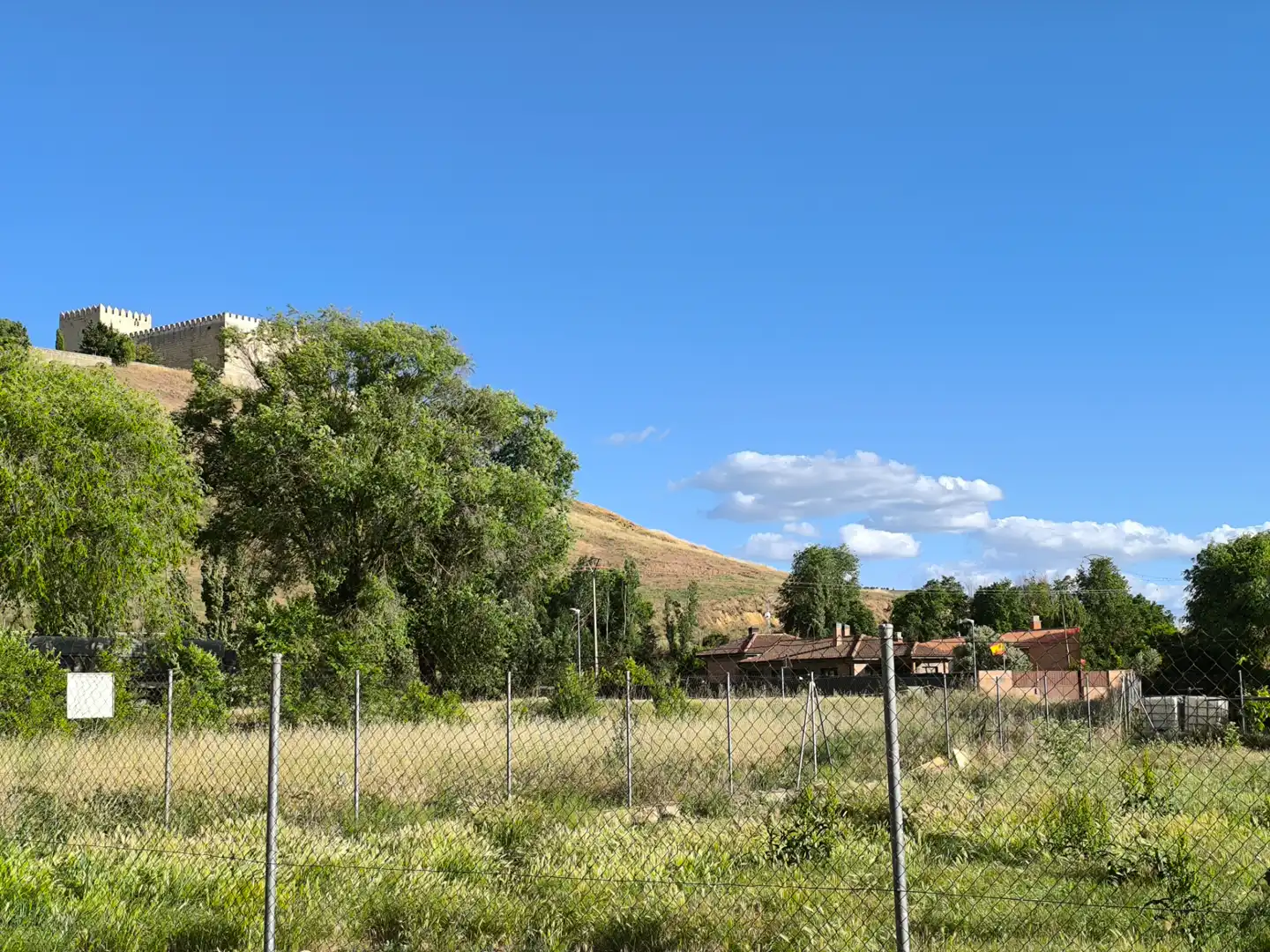 Außenansicht von Residential zum Verkauf in Monzón de Campos
