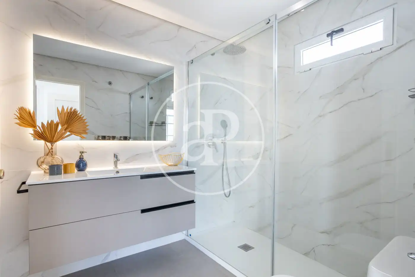Bathroom of Attic for rent in Valencia  with Air Conditioner, Heating and Terrace