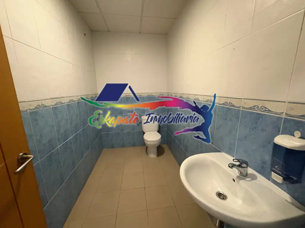 Baño de Local en venta en Villacañas con Amueblado